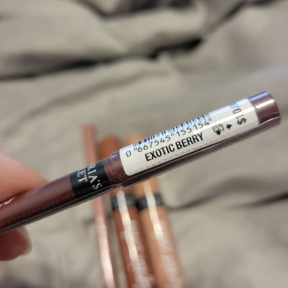 Victoria's Secret LIP Products BUNDLE,  ALL SEALED!!! - Picture 11 of 16